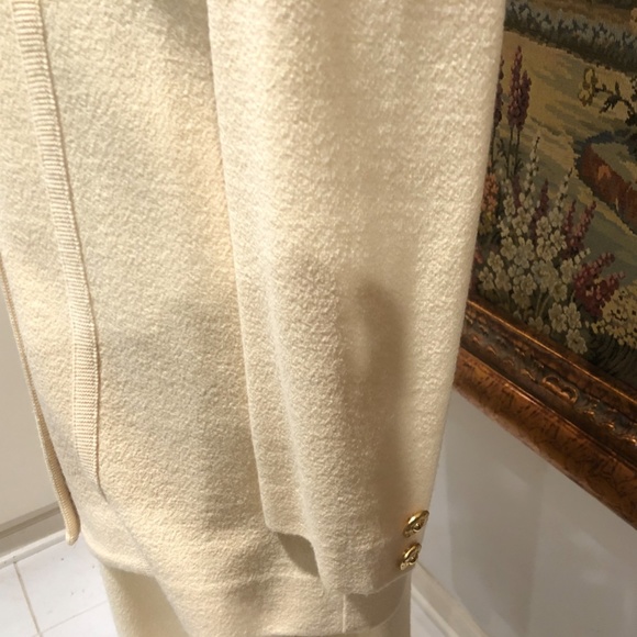 Castleberry Women"s knit Suit, Beautiful! - Picture 6 of 10